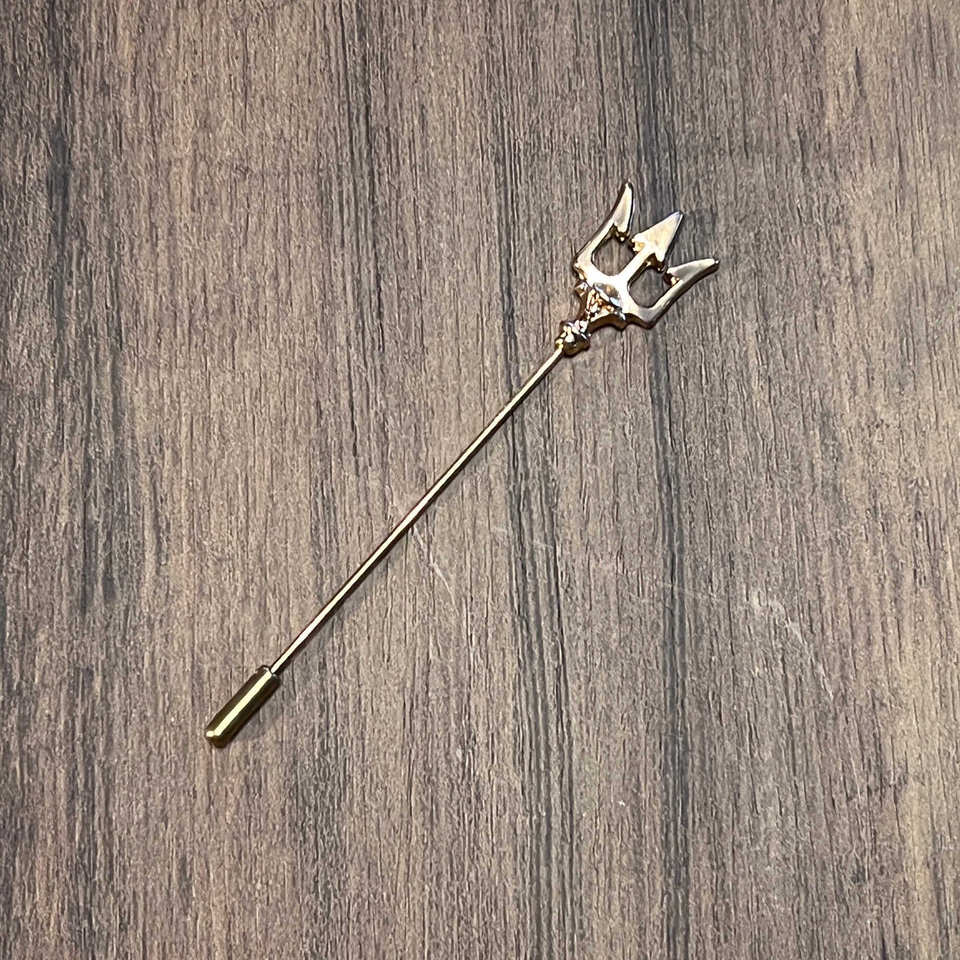 Tasker & Shaw | Luxury Menswear | Golden triden lapel pin